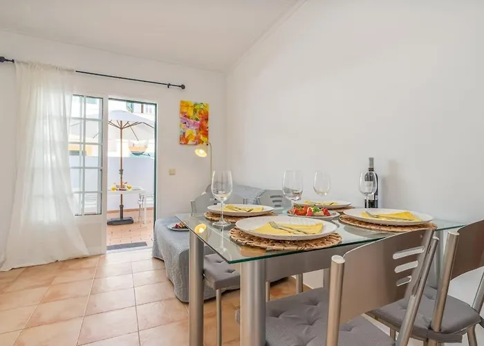 Bright & Cozy House With Terrace By Hostwise Apartment *