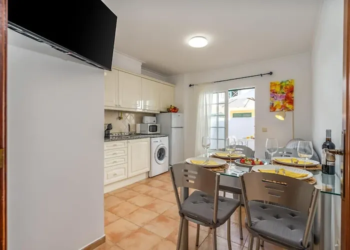 Apartment Bright & Cozy House With Terrace By Hostwise Cabacos